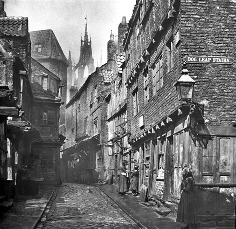 Newcastle: Historic images show 'how we used to live' - BBC News