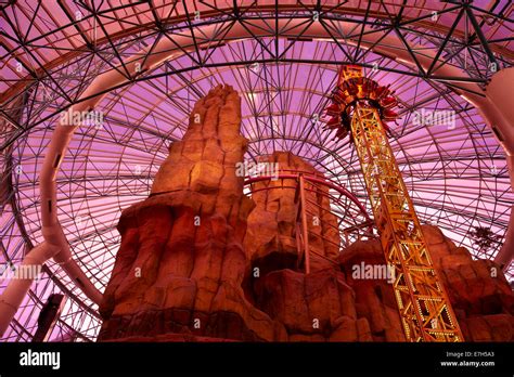 Inside the Adventuredome, Circus Circus Hotel and Casino, Las Vegas ...