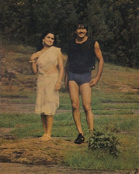 Shirtless Bollywood Men: TBT: 80s hottie Jackie Shroff in short shorts ...