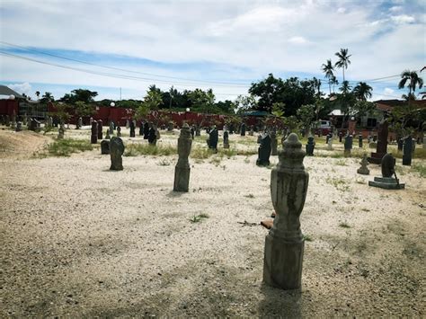 Premium Photo | View of muslim graveyard during the sunny day