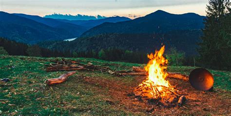 How to Build a Campfire - Wilderness Redefined