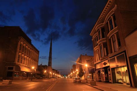 Main Street | Quincy illinois, Beautiful places to live, Quincy