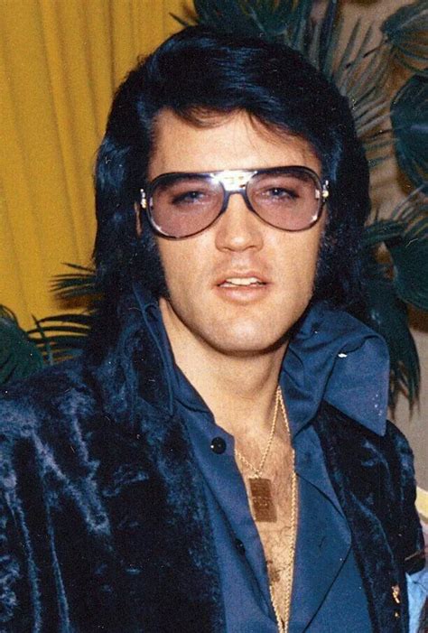 Pin by Shan on Elvis | Elvis presley pictures, Vegas elvis, Elvis presley