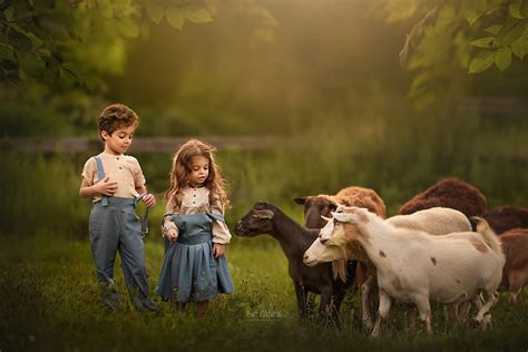 Family photoshoot at an animal farm - But Natural Photography