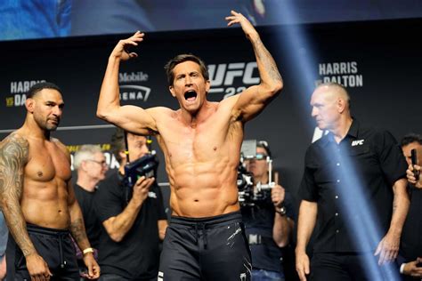 Jake Gyllenhaal’s shirtless antics at UFC 285: A flashback to the ...