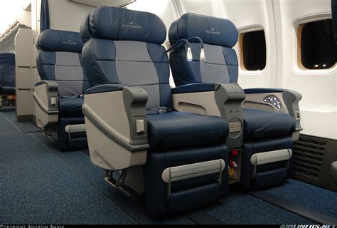 Delta Boeing 757 Business Class Seats | Elcho Table