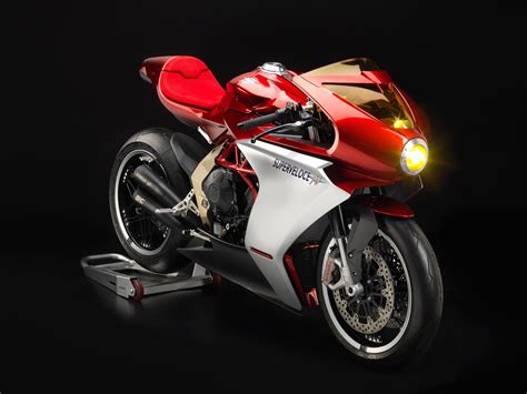 MV Agusta Superveloce 800 Confirmed - BikesRepublic.com