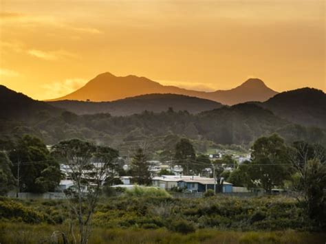 TOWNS OF TASMANIA: Zeehan