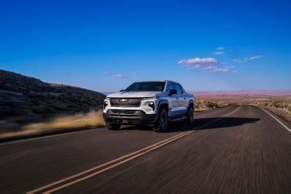 Ford F150 Lightning vs. Chevy Silverado EV: Which one should you buy? - The Manual