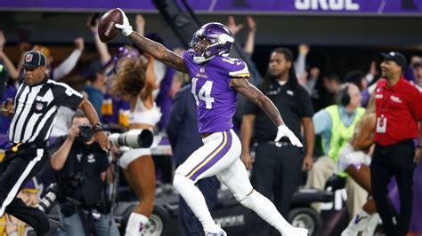 Miracle in Minneapolis: Vikings fans celebrate stunning victory - ABC News