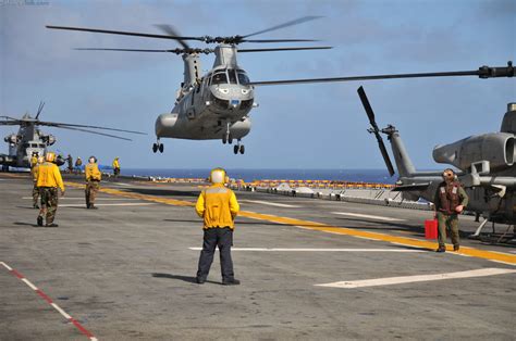 USMC CH-46 Sea Knight helicopter | DefenceTalk Forum