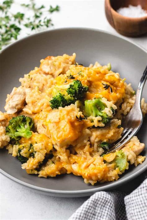 Cheesy Broccoli Chicken and Rice Casserole - Veronika's Kitchen