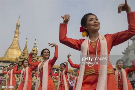 350 Myanmar Traditional Dance Stock Photos, High-Res Pictures, and ...