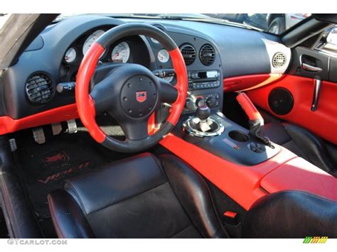 Black/Red Interior 2004 Dodge Viper SRT-10 Photo #59572209 | GTCarLot.com