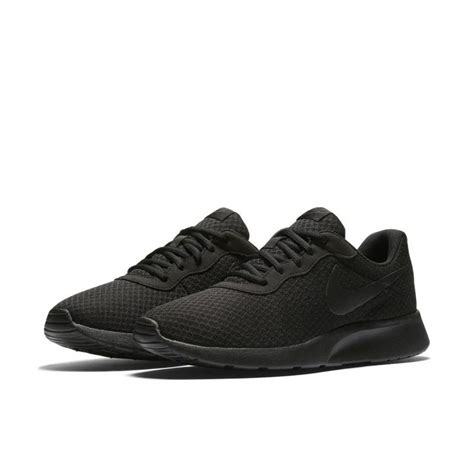 Nike Tanjun Men's Shoe - Black | Mens nike shoes, Nike tanjun, Nike men