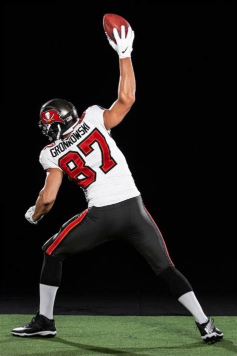 Gronk - Buccaneers | Tampa bay buccaneers, Gronkowski, Tampa bay football