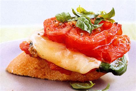 Baked Mozzarella With Tomatoes