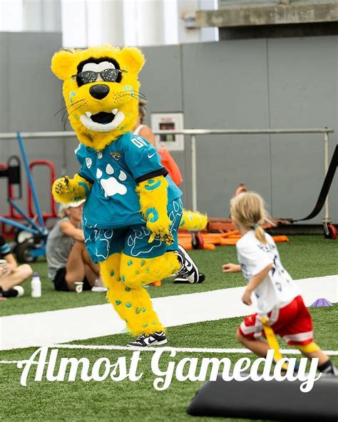 What is Jacksonville Jaguars Mascot Jaxon De Ville Salary?