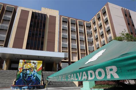 Universidad de El Salvador conmemora 180 años de fundación | Diario El Salvador