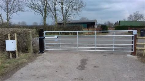 All The Advantages That Come From Automatic Farm Gate Openers