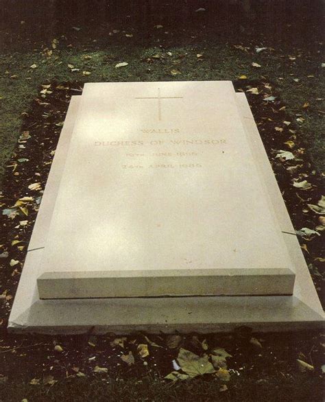 Grave Marker of the Duchess of Windsor at Frogmore Burial Ground ...