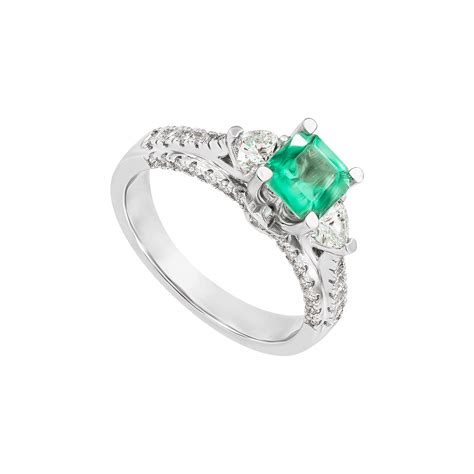 Nhẫn vàng trắng 18k đính đá emerald pnj erddw000179