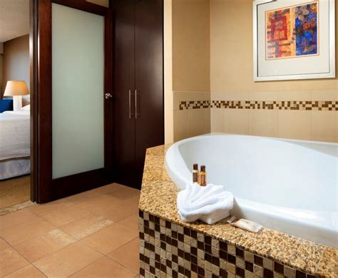 Jacuzzi Suites | Sheraton Albuquerque Uptown