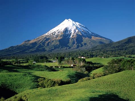 Mount Damavand (Iran) : r/pics