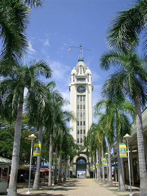 Aloha Tower | Aloha Tower in Hawaii. アロハタワー | yuki_september | Flickr