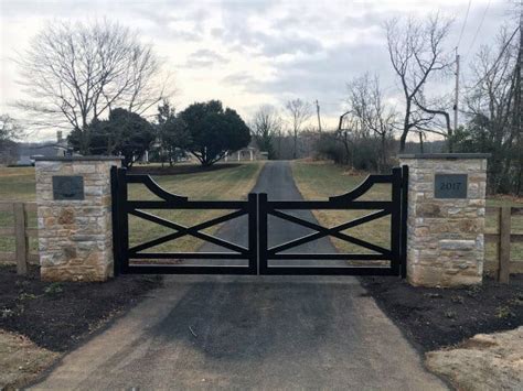 Simple Driveway Entrance Ideas