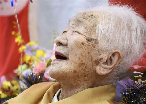 What Is The Age Of Oldest Living Person On Earth - The Earth Images ...