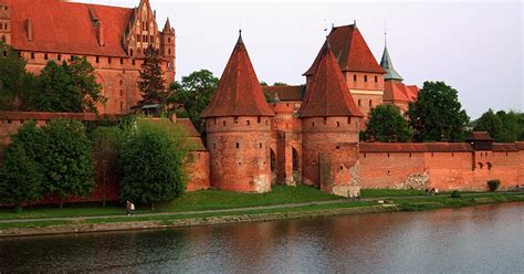 Great Castles of Europe: Castle of the Teutonic Order in Malbork