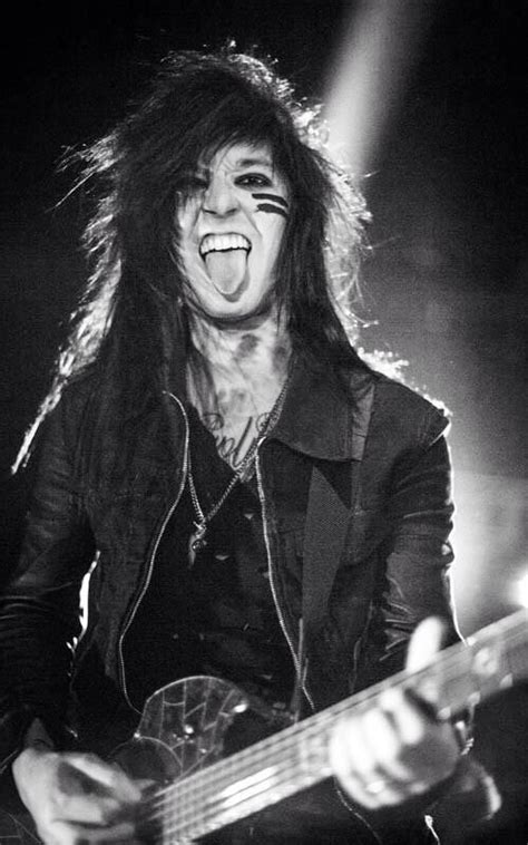 Jake Pitts- bvb 😻😻😻😻😻 | Black veil brides andy, Black veil brides, Black veil