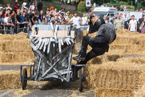 The thrills and spills of the Red Bull Soapbox race (pictures) - CNET