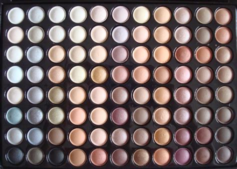 ALL OF MAKEUP: 88 warm palette MAC from Dubai