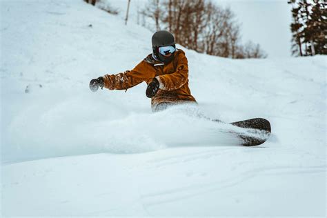 6 Steps to Snowboarding in Powder Like a Pro | Curated.com