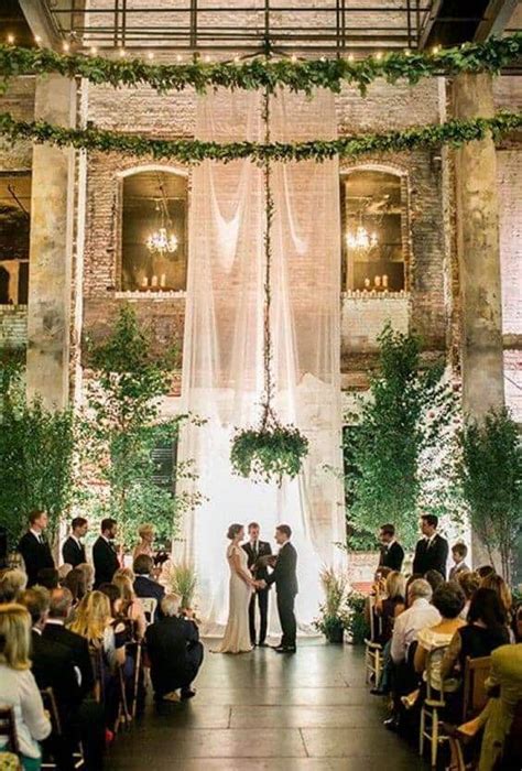 32 Pictures of the Best Indoor Wedding Venues