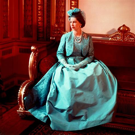 In Queen Elizabeth II’s Style, Color and Conviction - WSJ