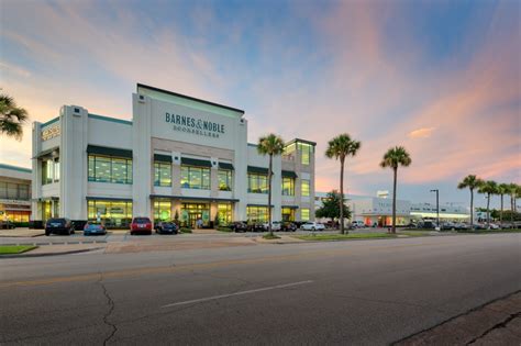 River Oaks Shopping Center - 10 Photos - Shopping Centers - 1964 W Gray St, River Oaks, Houston ...