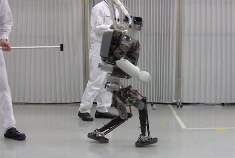 Asimo Still Improving Its Hopping and Jogging Skills - IEEE Spectrum