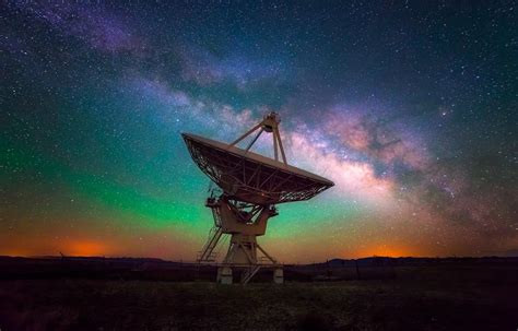 A Radio Telescope at the VLA (very large array) near Socorro, New ...