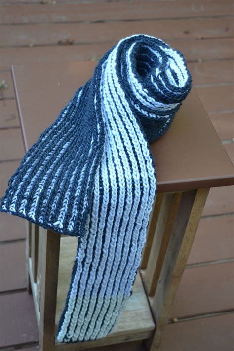 Two-Color Brioche Scarf Knitting Pattern