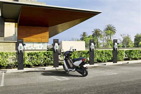 Ather Energy to set up 135+ EV chargers by December: Ather 450X deliveries to begin in November ...