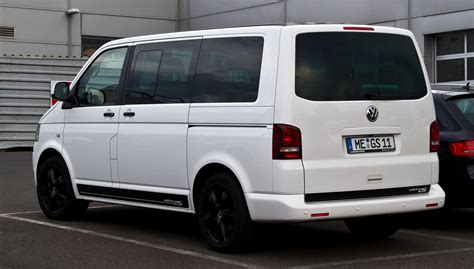 File:VW Multivan 2.0 TDI Edition 25 (T5, Facelift) – Heckansicht, 20 ...