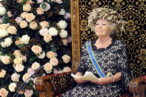 Queen Beatrix: 33 years of Dutch reign - CBS News