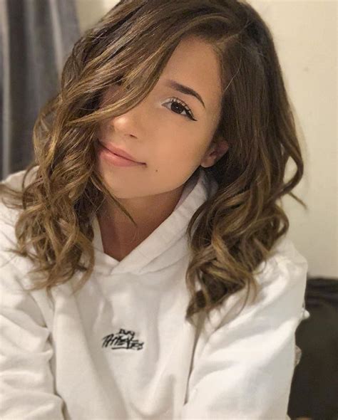 Pokimane Without Makeup - Edukasinewss