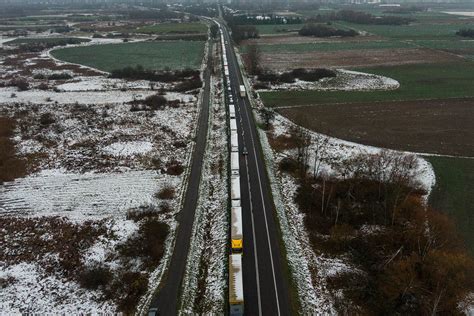 Polish truckers suspend Ukraine border blockade - Tortoise