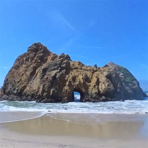 Keyhole Arch at Pfeiffer Beach in Big Sur, CA (Google Maps)