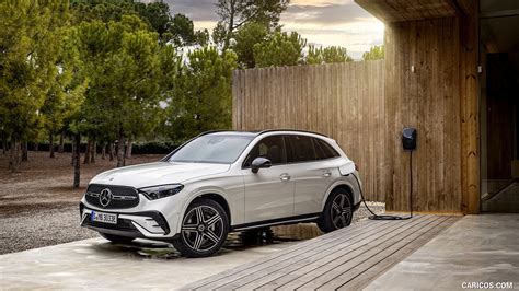 2023 Mercedes-Benz GLC Plug-in-Hybrid AMG Line MANUFAKTUR (Color: Diamond White Bright) - Front ...