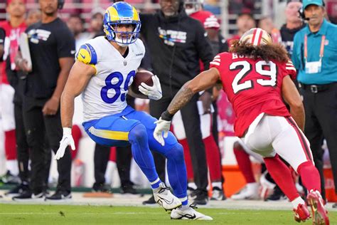 Tyler Higbee suffers neck injury in 1st quarter vs. 49ers, questionable ...